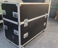 Heavy-Duty Flight / Equipment Cases on Wheels