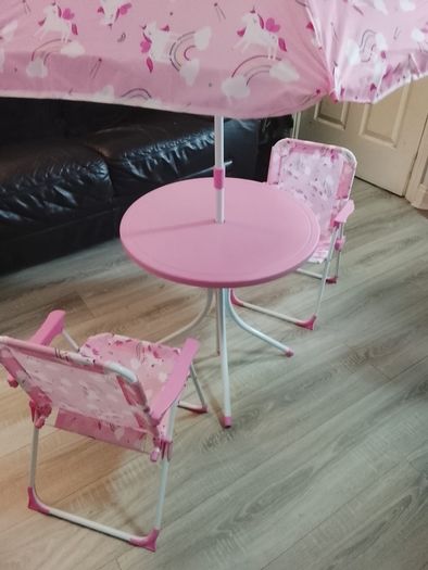 Kids table set. Outdoor furniture set. Kids camping set. 4-Piece set: Kids ensemble with 2 folding chairs, table and parasol. Picnic table.