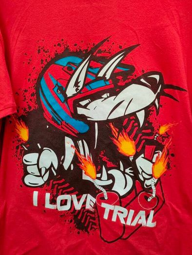 FIM Trial World Championship T-shirt  Front and back print's  Size medium  Great condition  Prints on the sleeves  Perfect for any motor cycle enthusiast