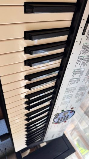Yamaha PSR-125 keyboard