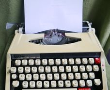 Vintage Brother Deluxe 850TR Portable Typewriter in Black Case - Fully Functional!