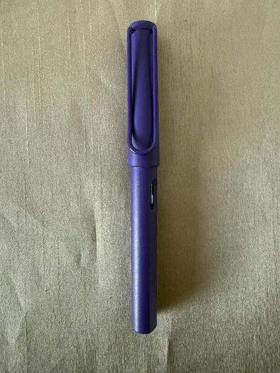 Lamy Safari fountain pen - purple - excellent condition - M nib