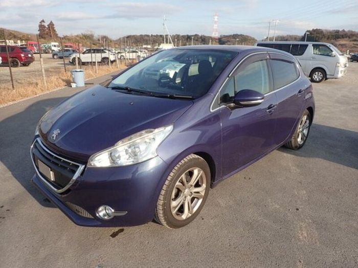 Low Milage Peugeot 2015/02 1.2L Automatic