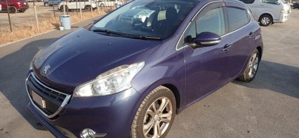 Low Milage Peugeot 2015/02 1.2L Automatic
