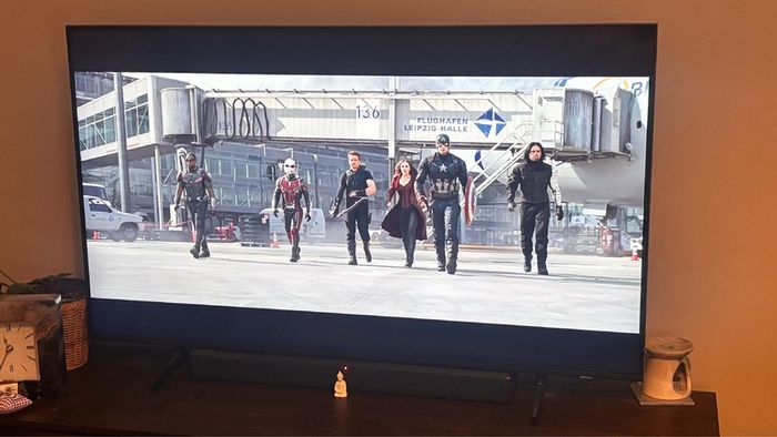 Samsung 50" QLED 4K Smart TV + Hisense HS214 Soundbar
