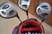 Ladies Golf Clubs. Complete Matching Set Of Ladies Right Handed Graphite Shafted Golf Clubs In Excellent Condition.