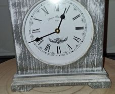 Mantel clock