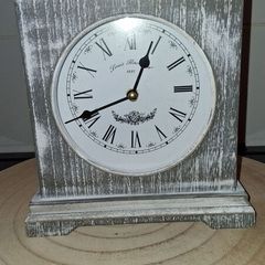 Mantel clock