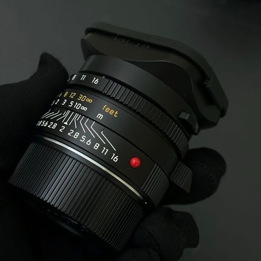 Leica Summicron-M 35mm f/2