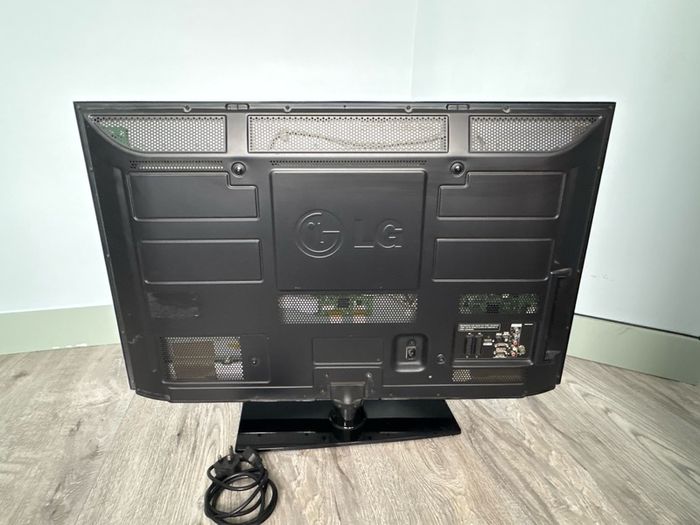 LG Flat Screen TV
