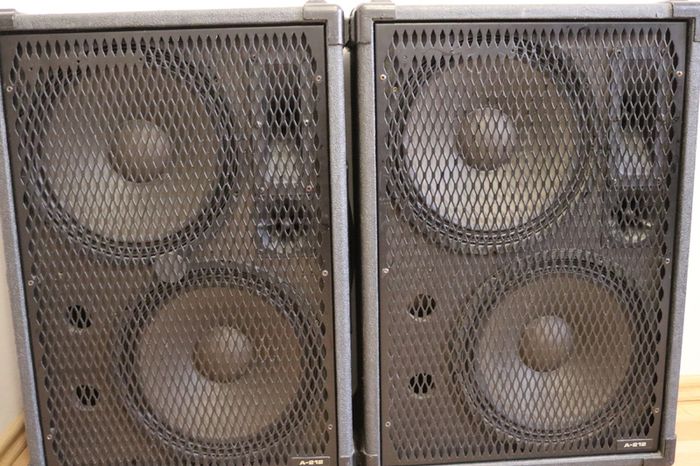 Pioneer amplifier and speakers