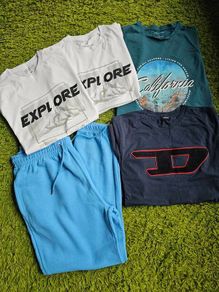 Mens clothes bundle size XL. Only tshirts available