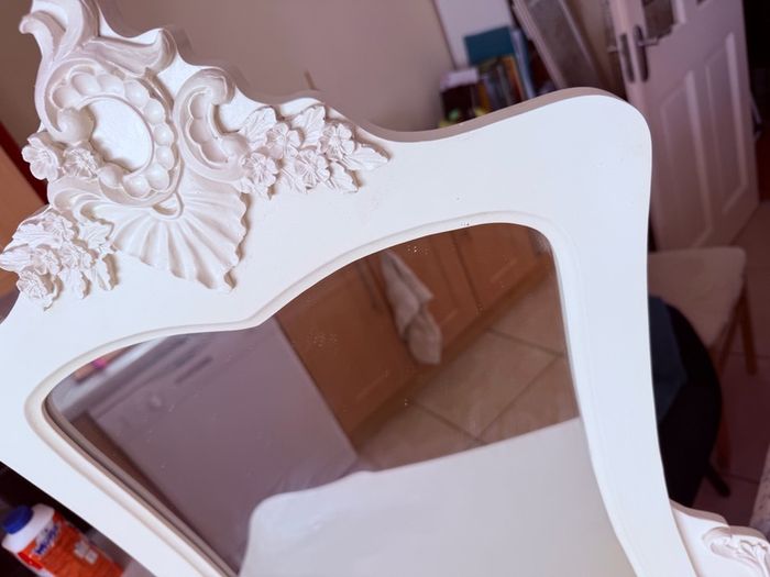 vanity table