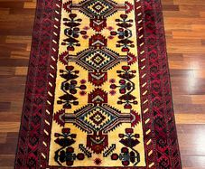 Authentic Persian Shiraz Rug - Hand-Knotted Wool (185 X 95)
