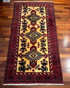 Authentic Persian Shiraz Rug - Hand-Knotted Wool (185 X 95)