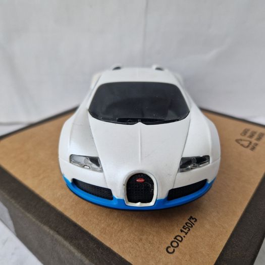 Scalextric Bugatti Veyron White Slot Car ( street supercar road )