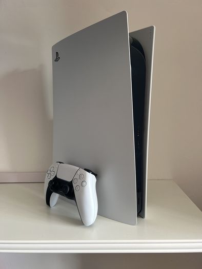 Sony PlayStation 5 Disc Edition 1TB + 3 games