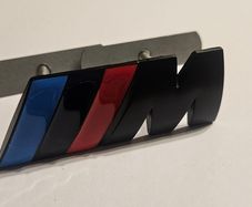 BMW M Power Black metal  Car Front Grille Badge Emblems Stickers for BMW M M3 M4 M5 X5 X6 E46 E39 E90 E60 E36 F30 F10 E34 X5 E53 E30 F20 E92 E87