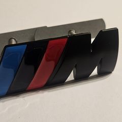 BMW M Power Black metal  Car Front Grille Badge Emblems Stickers for BMW M M3 M4 M5 X5 X6 E46 E39 E90 E60 E36 F30 F10 E34 X5 E53 E30 F20 E92 E87