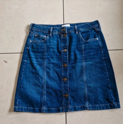 Immaculate condition river island knee length skirt