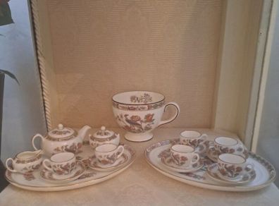 Wedgewood Kutani Crane Bone China Minature Tea Set