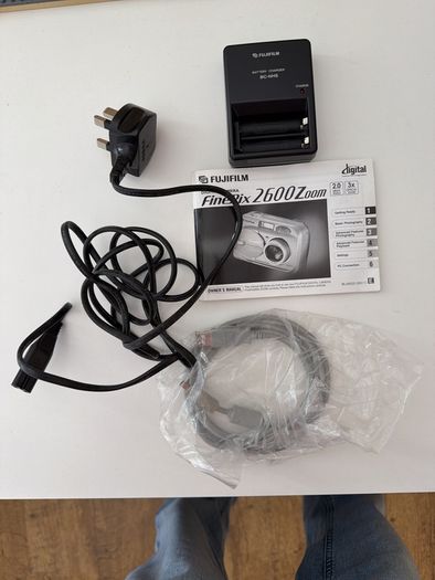 fujifilm finepix 2600 zoom digital camera