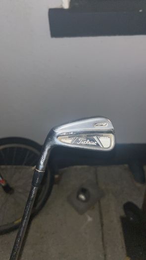 Titleist ap2 left handed iron set.