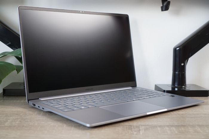 New Samsung Galaxy Book4 Edge 15.6" Copilot+ PC | Snapdragon X Plus | 16GB RAM | 256GB SSD