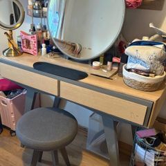 Dressing table