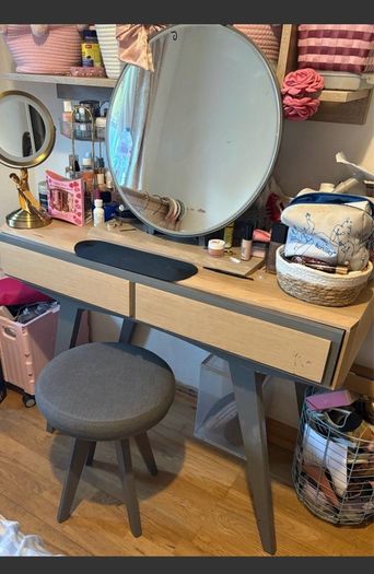 Dressing table
