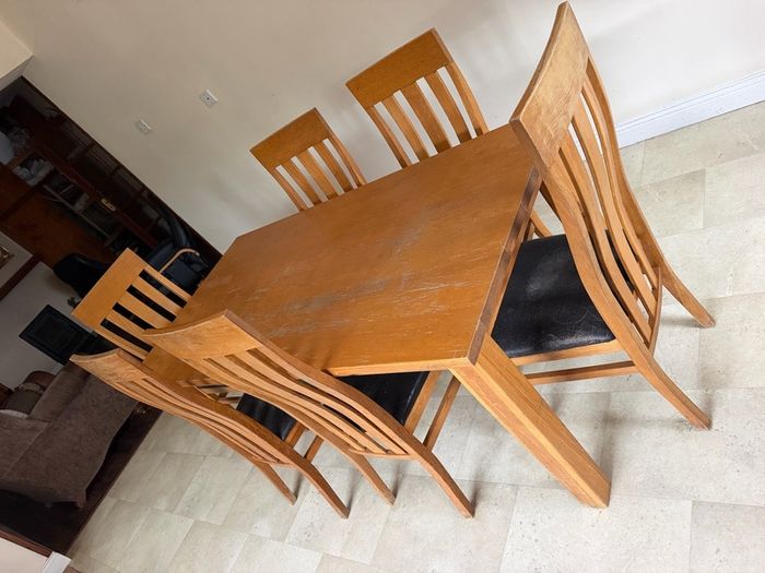 Table & 6 Chairs