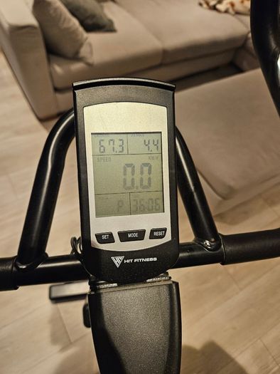 Hit Fitness G6 Indoor Cycling Bike. Perfect Condition (Barely Used)
