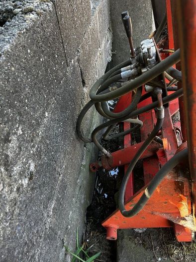 Tractor hoist