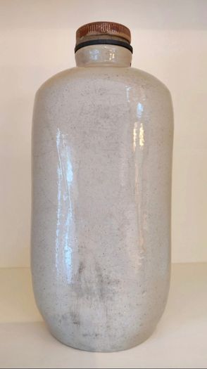 The Old Fulham Pottery stoneware warmer