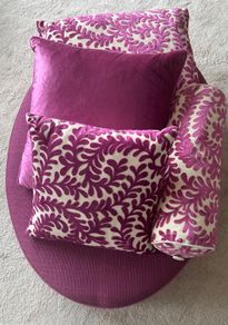 4 Laura Ashley Berry cushions & matching shade EUC