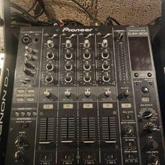 Pioneer DJM 800 (Mint Condition)