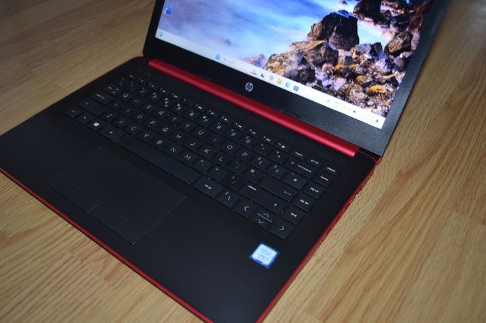 HP Core i5 DDR4 Laptop with HDMI + Microsoft Office