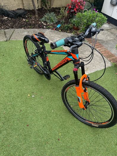 Boys Bike - excellent condition