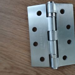 Door hinges