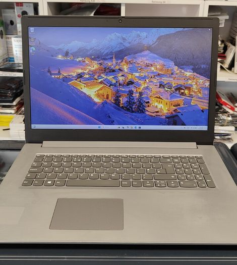 Lenovo IdeaPad L340 17-inch Laptop Core i3-8145U 2.10 GHz 8GB RAM 512GB SSD Windows 11