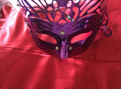 2 Venetian masks