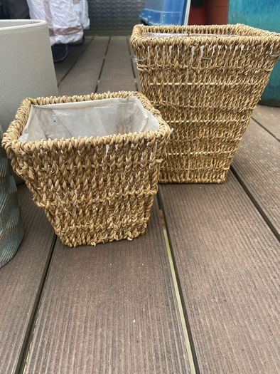 4 pots