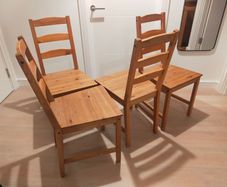 Table & 4 chairs