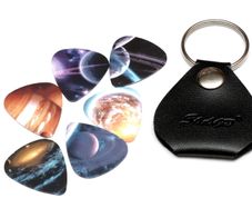 Pick/Plectrum holder & 6 picks - attaches to your keyring