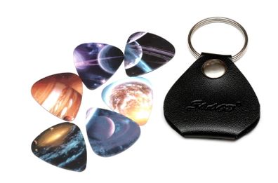 Pick/Plectrum holder & 6 picks - attaches to your keyring