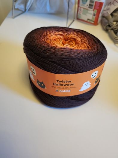 Hobbii Twister Halloween 250g NEW yarn cake  crochet knitting yarn