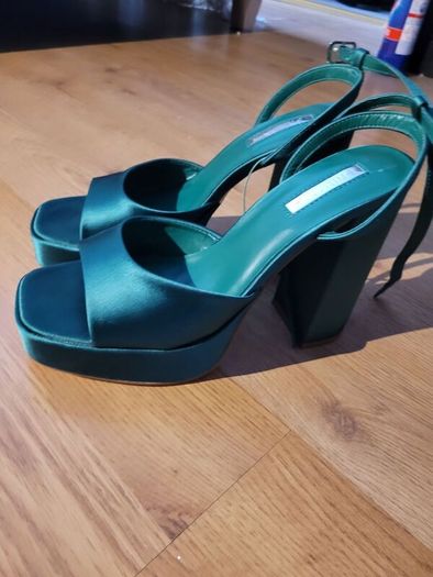 Platfrom Sandals  in bottle green uk6, Brand new never worn