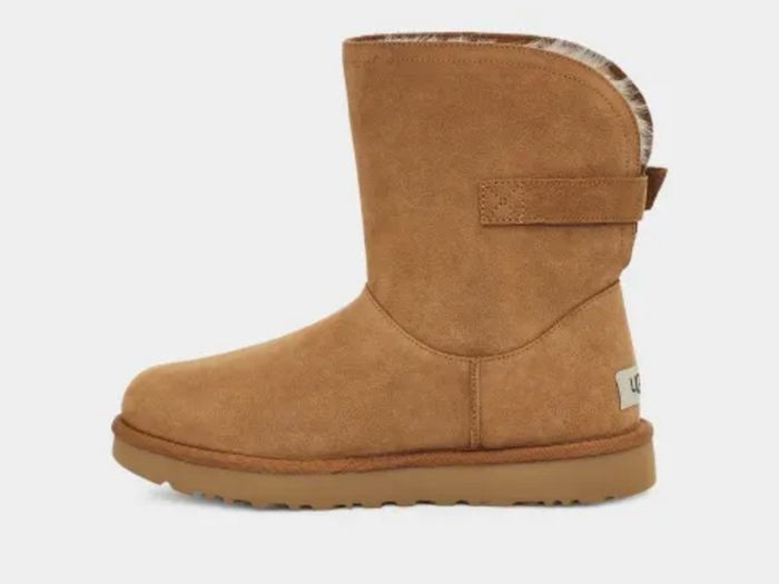 UGG Remora Buckle boot in chestnut suede with a wool lining size UK 3 brand New