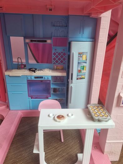 Barbie dreamhouse