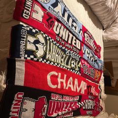 Manchester united scarves